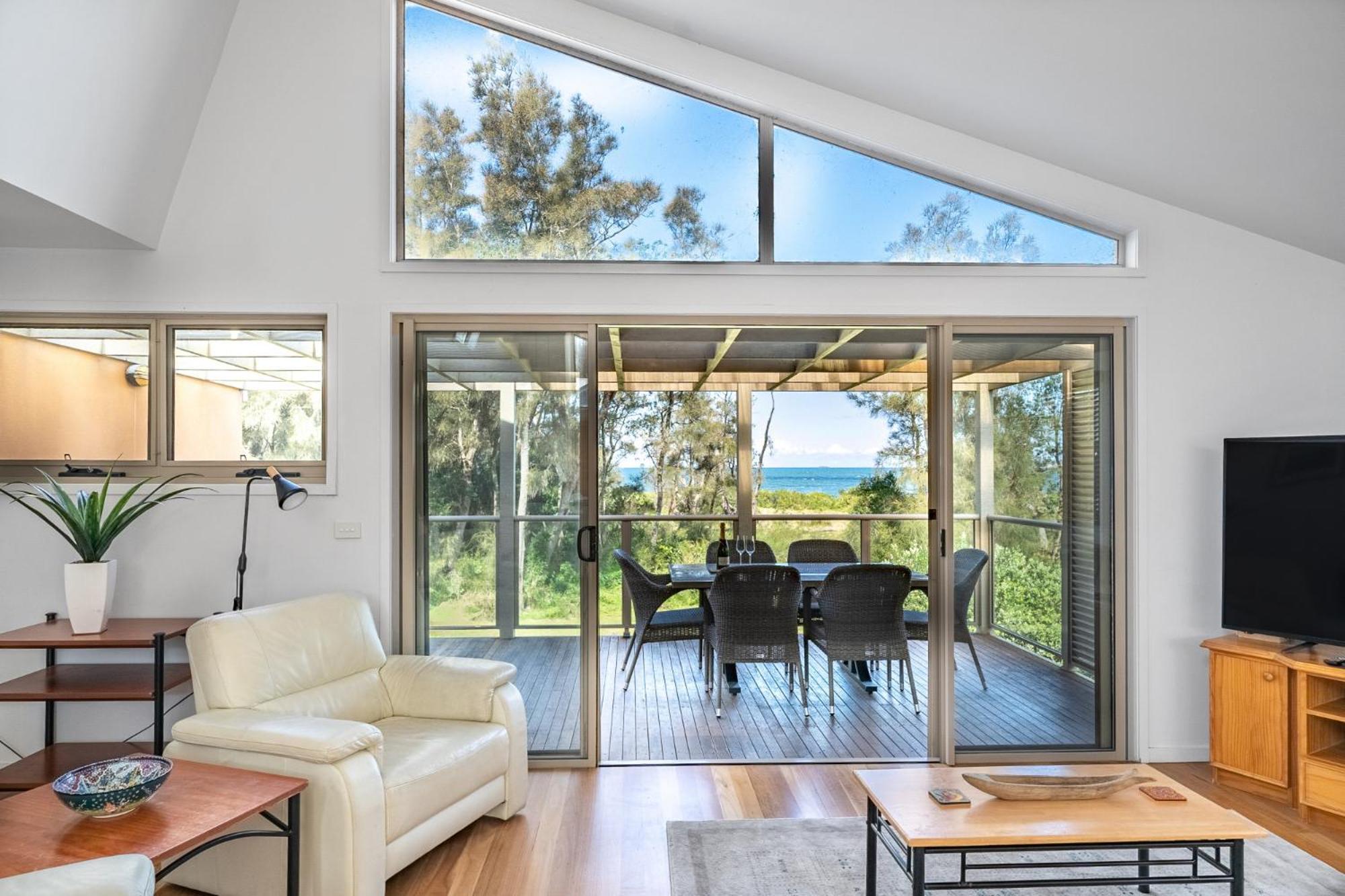 3-Bed Seaside Serenity Escape At Long Beach Villa Exterior photo